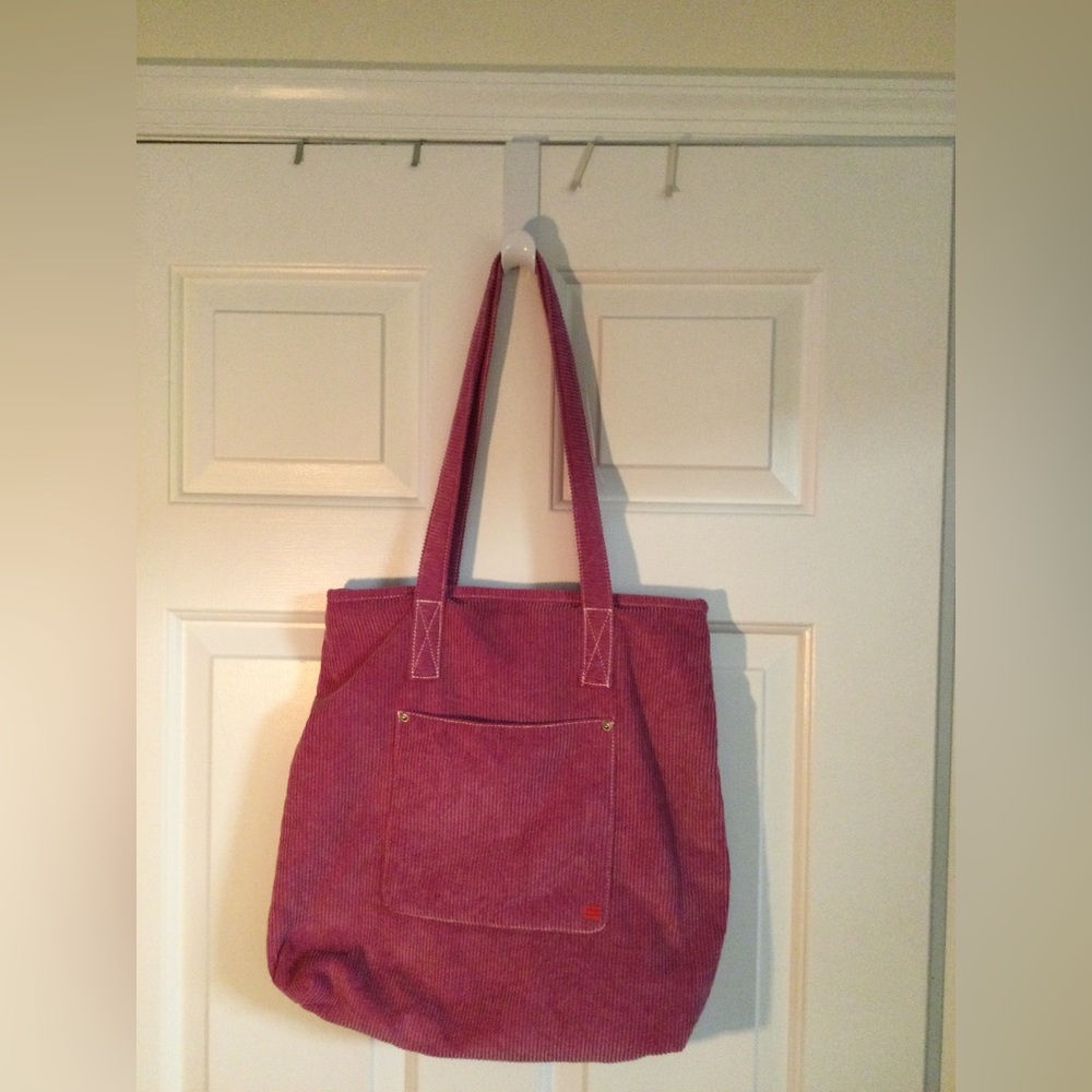 Pink corduroy tote bag Urban Outfitters. Pickets inside and out